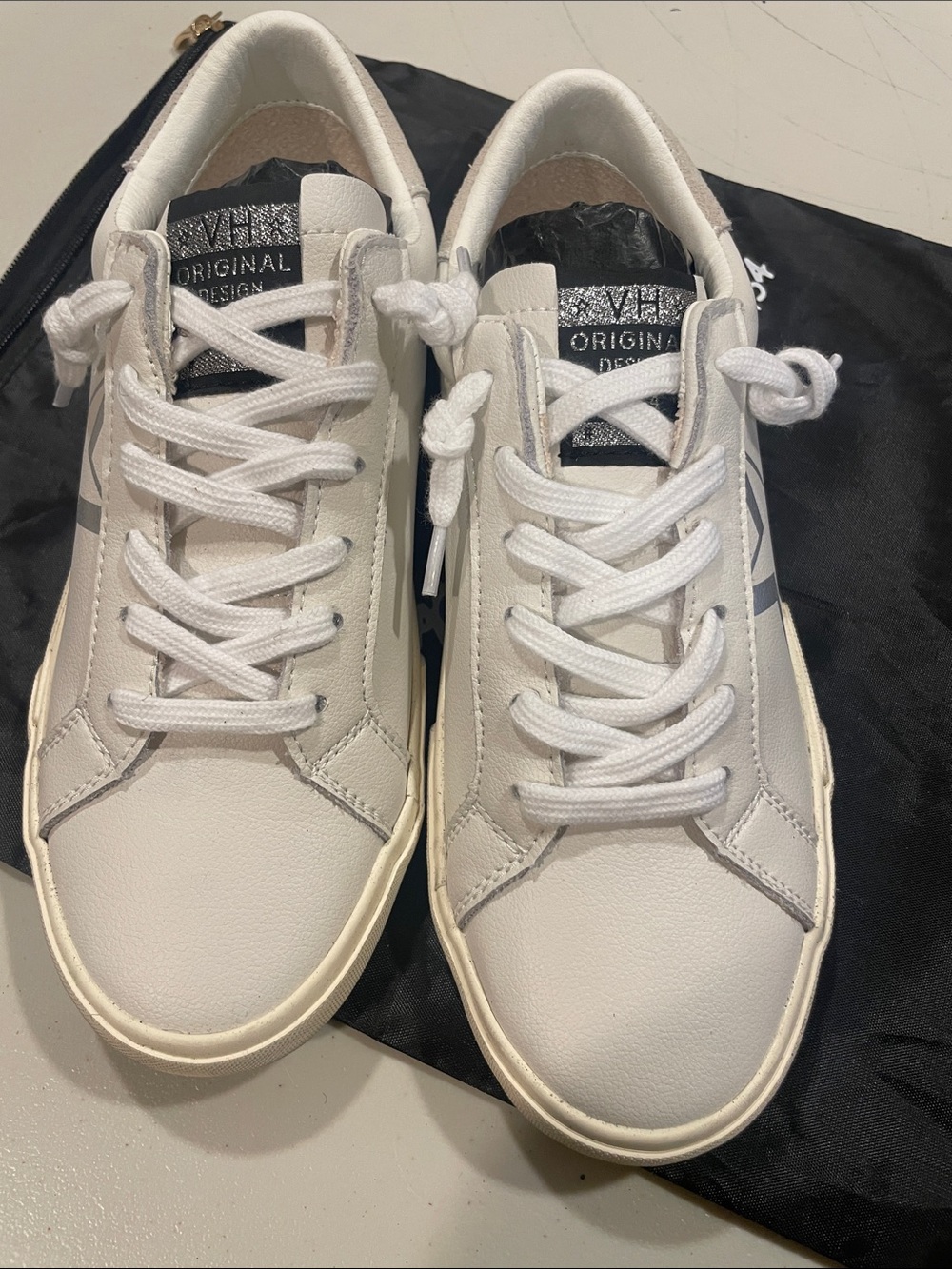 Vintage Havana White Low-Top Sneakers with Black Tongue Patch